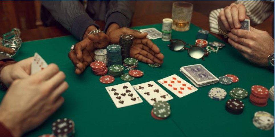 Cách Chơi Poker: Học Cách Chơi Chuẩn Cho Tân Thủ 2024